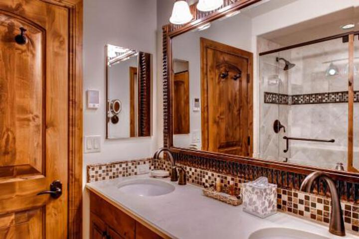 Kiva 221 in Beavercreek, CO