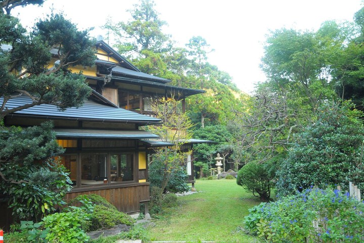 Hotel Entry