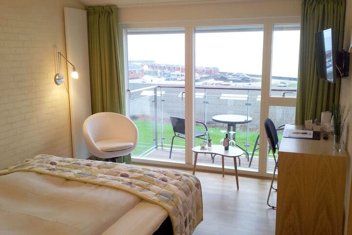 Room 4 of 39