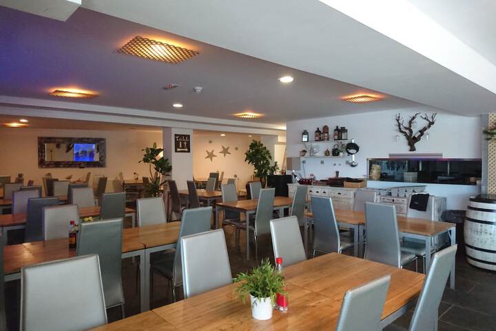 Food court