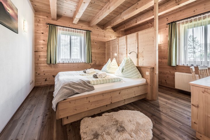Room 4 of 37