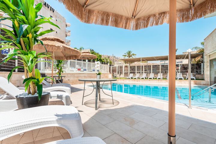 Hotel with Pool