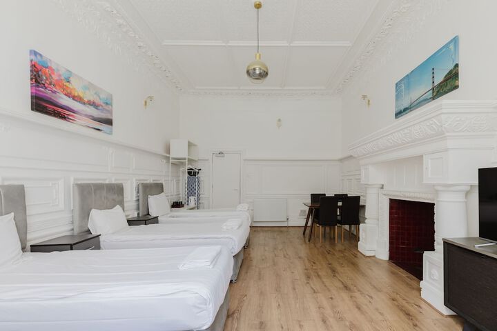 Room 22 of 78