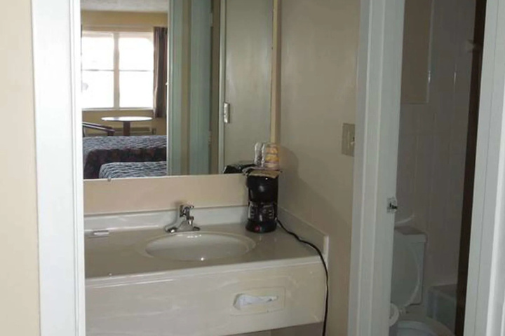 Room 9 of 47
