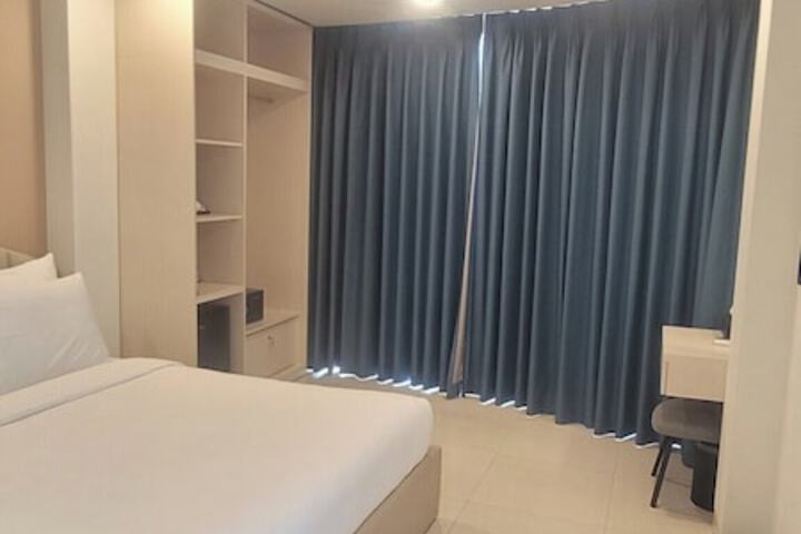 Room 13 of 24