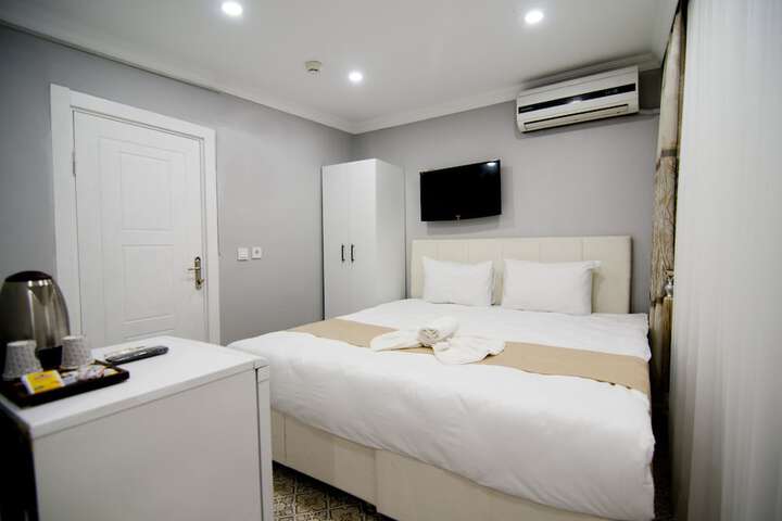 Room 43 of 83
