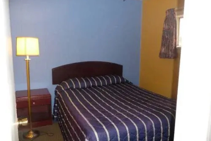 Room 7 of 34