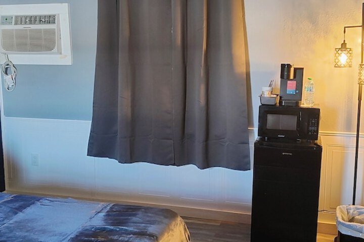 Room 4 of 40