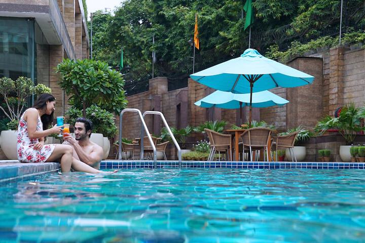 Hotel Pool