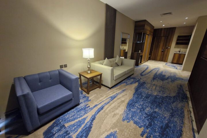 Room 37 of 62