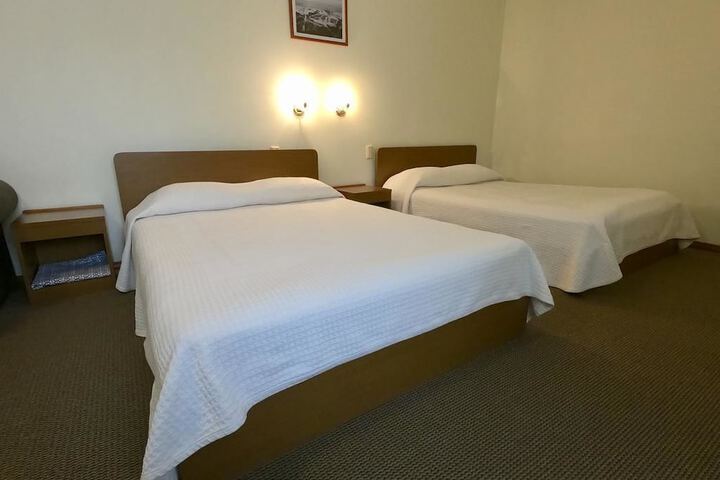 Room 11 of 34