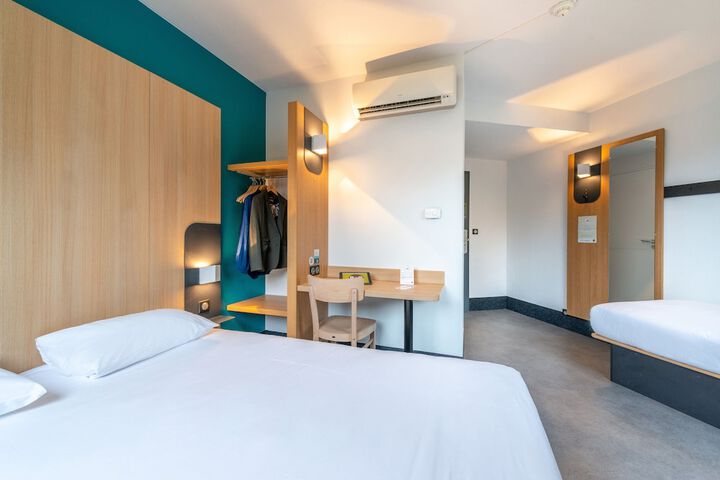 Room 21 of 66