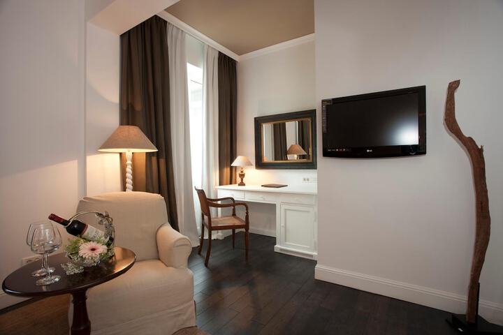 Room 8 of 39
