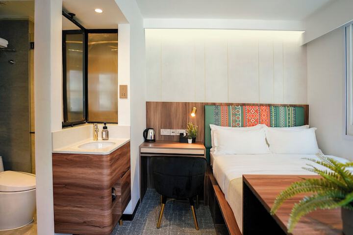Room 40 of 61