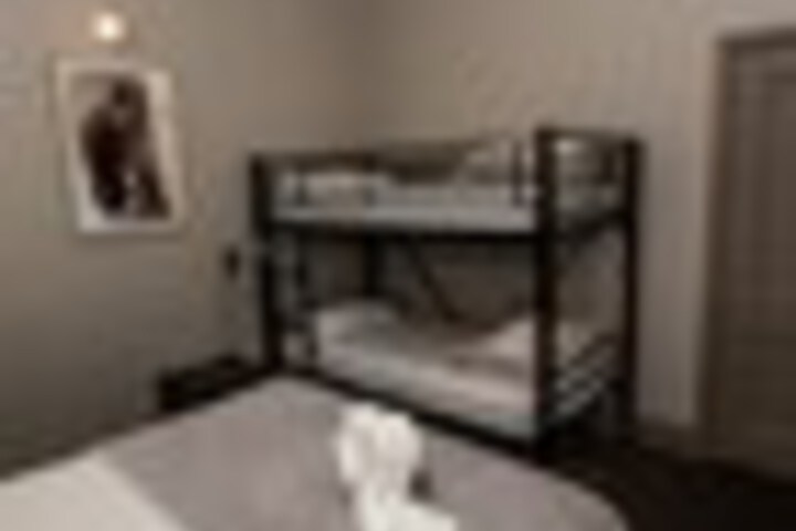 Room 38 of 243
