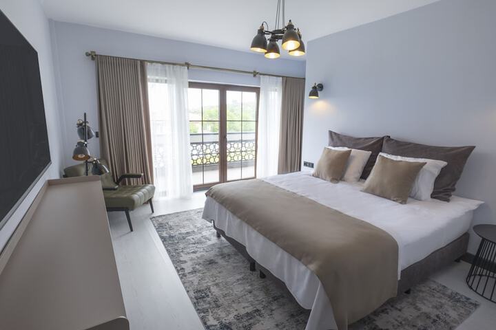 Room 15 of 50