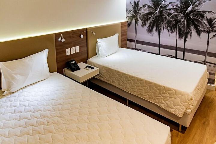 Room 9 of 25