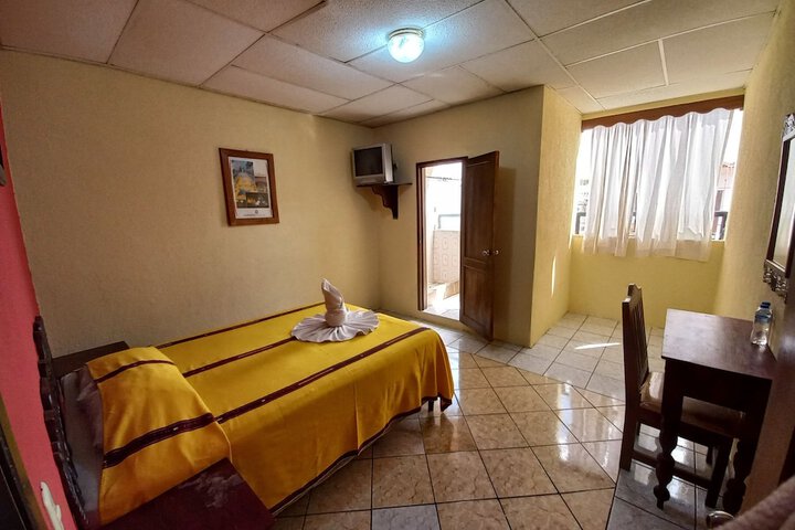 Room 5 of 33
