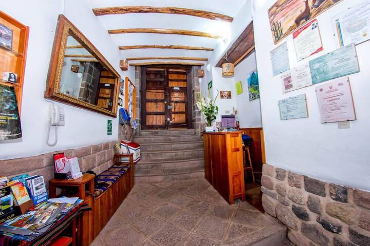 Entrance & Lobby
