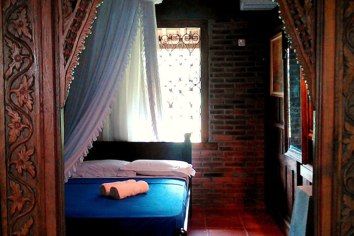 Room 3 of 69