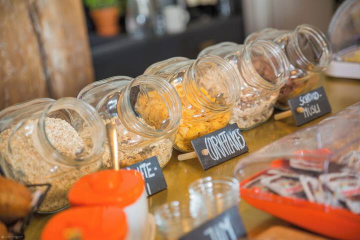 Dining 110 of 122