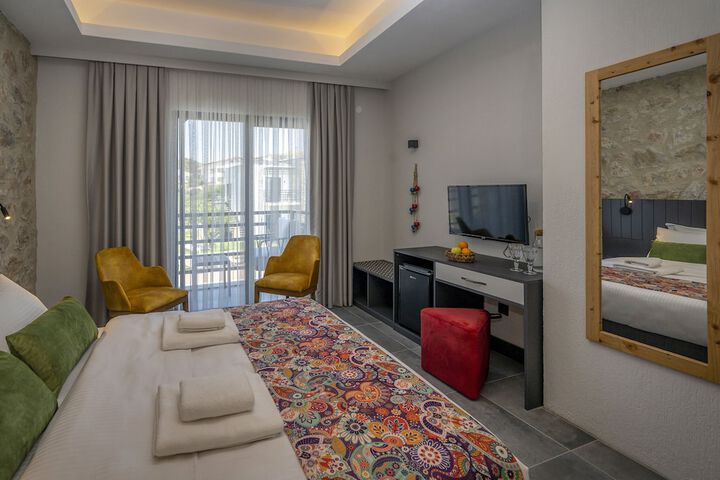 Room 2 of 32