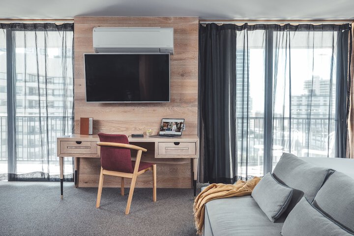 Room 10 of 150