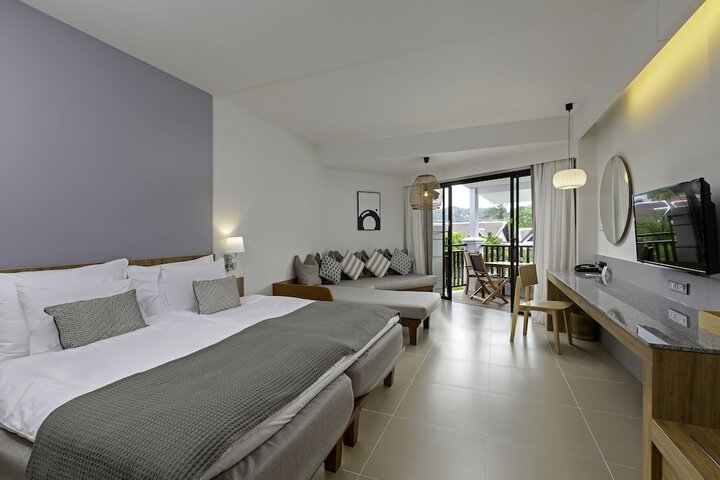 Room 28 of 134