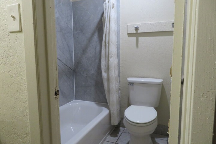 Room 11 of 11