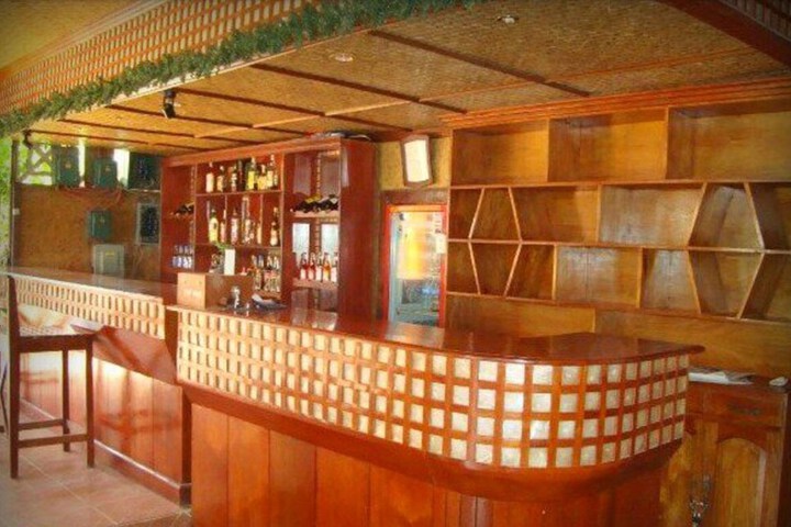 Lounge 19 of 27