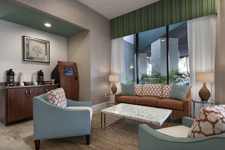 Entrance & Lobby