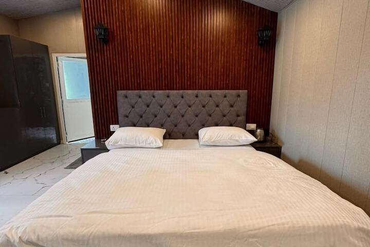 Room 21 of 64