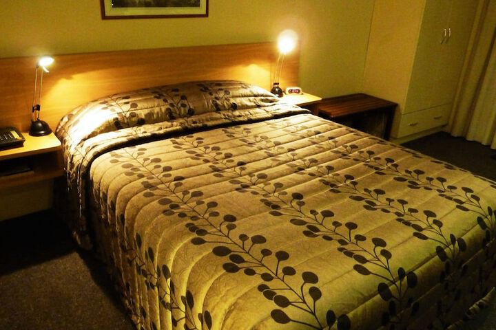 Room 10 of 38