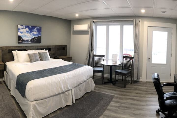 Room 13 of 93