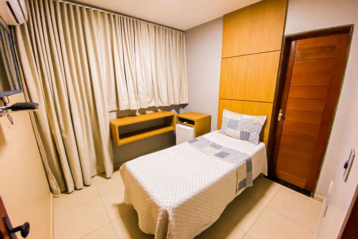 Room 7 of 11