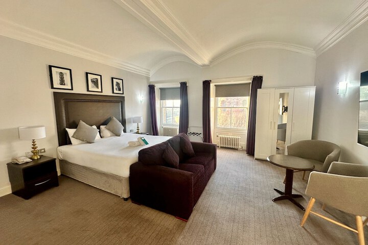 Room 14 of 63