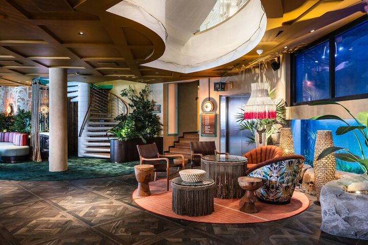 Entrance & Lobby