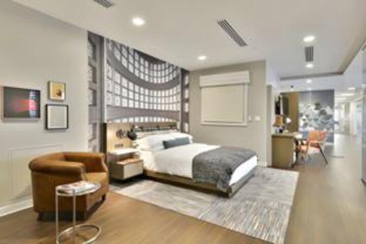 Room 14 of 16