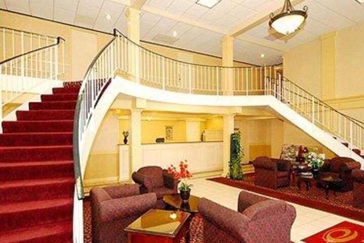 ECONO LODGE CHICOPEE