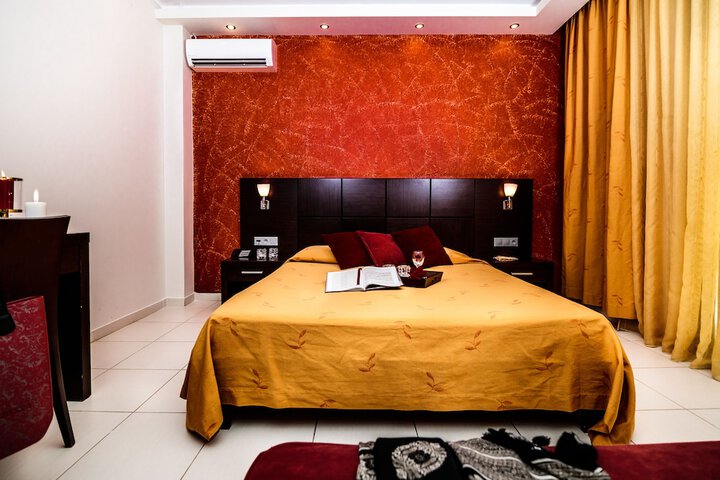 Room 13 of 53