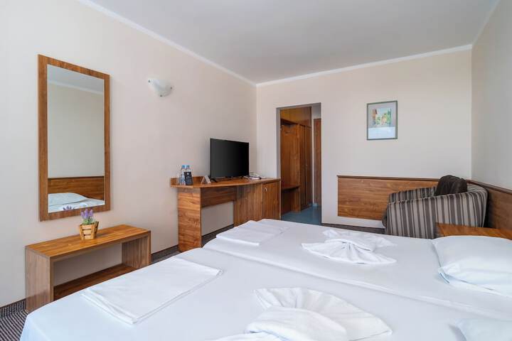 Room 14 of 84
