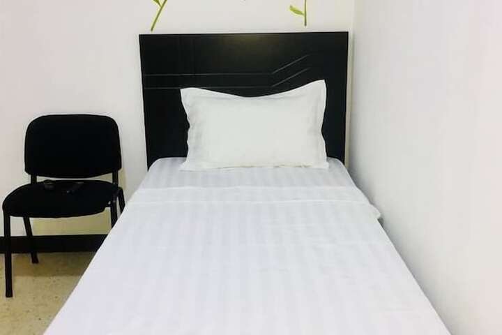Room 6 of 15