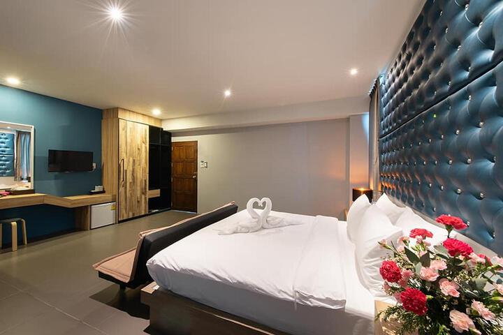 Room 33 of 36