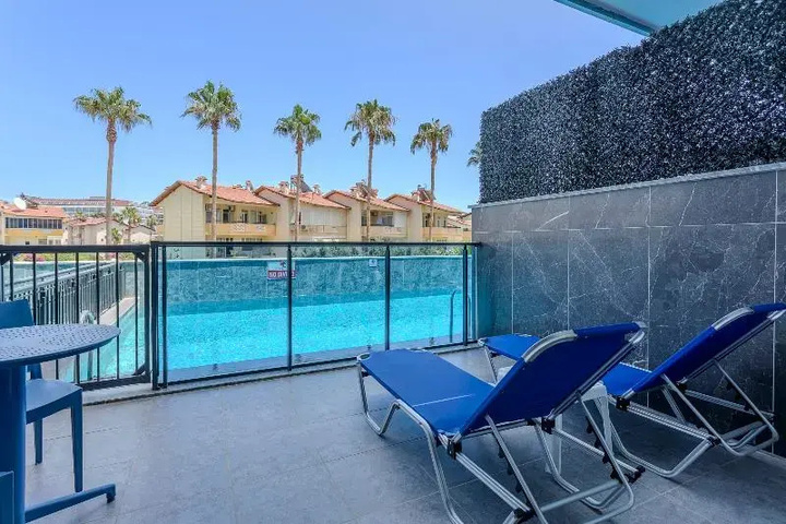 Pool 10 of 23