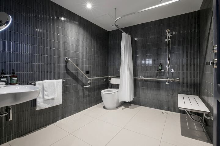 Room 53 of 125