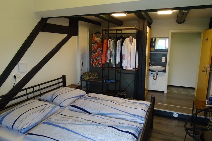 Room 26 of 442