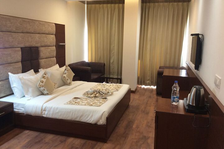 Room 8 of 29