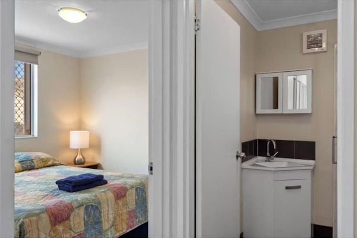 Room 14 of 93