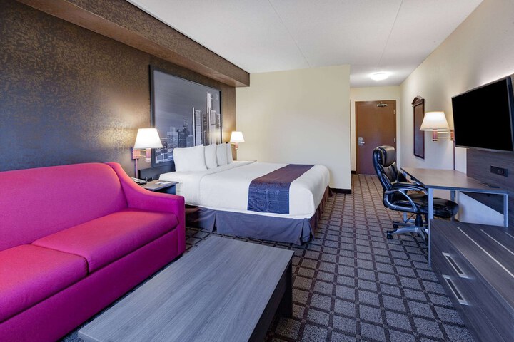 1 King Bed (13 of 19)