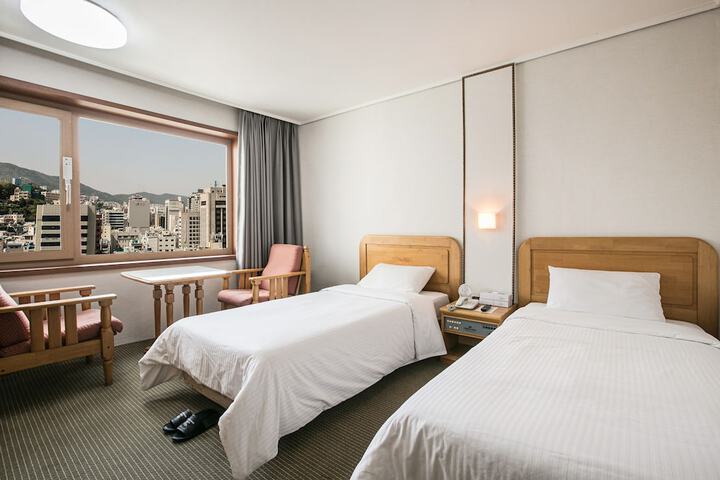 Room 14 of 78